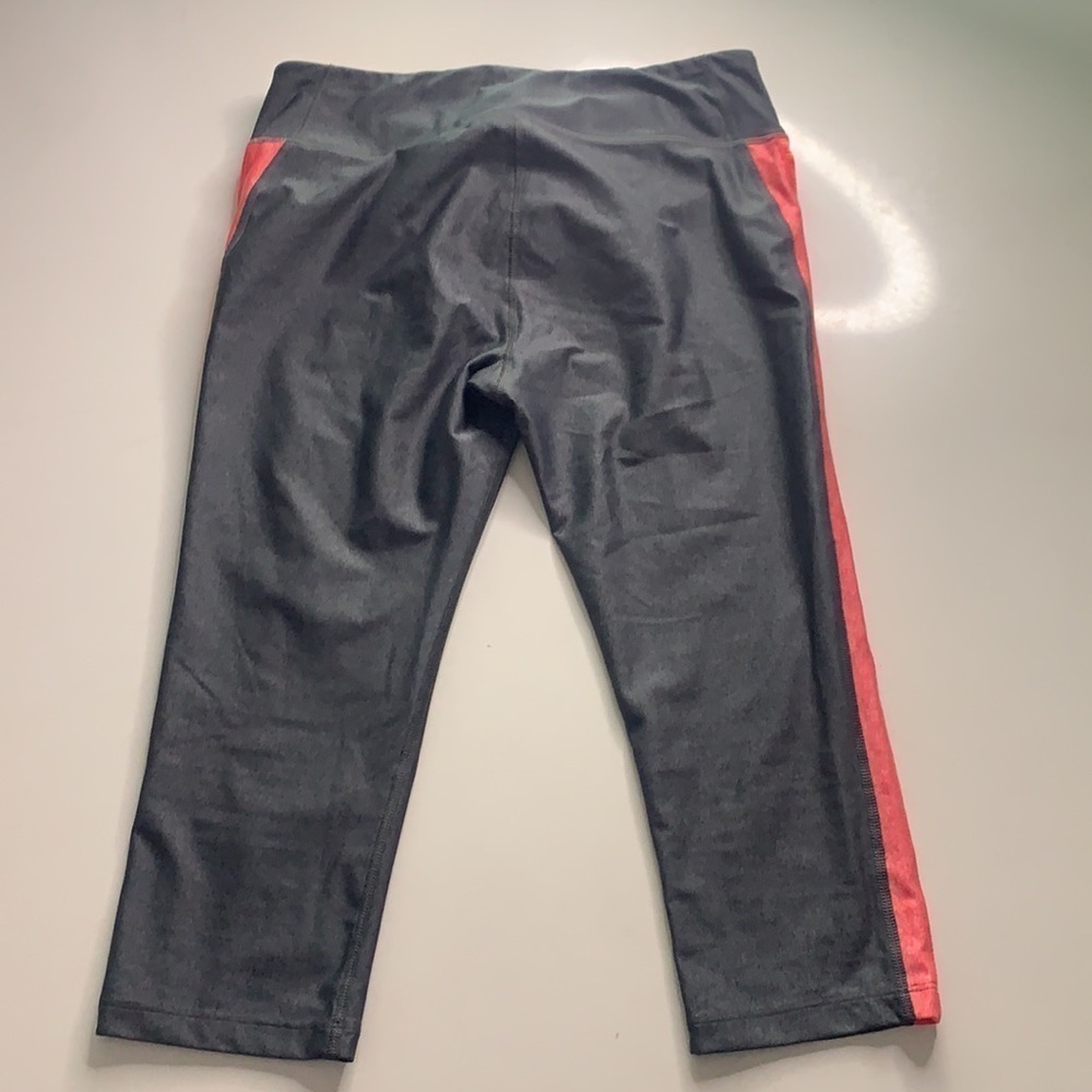 Under Armor Fitted Cropped Performance Legging Me… - image 5